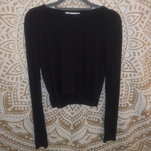 Women’s Black Long Sleeve Cropped